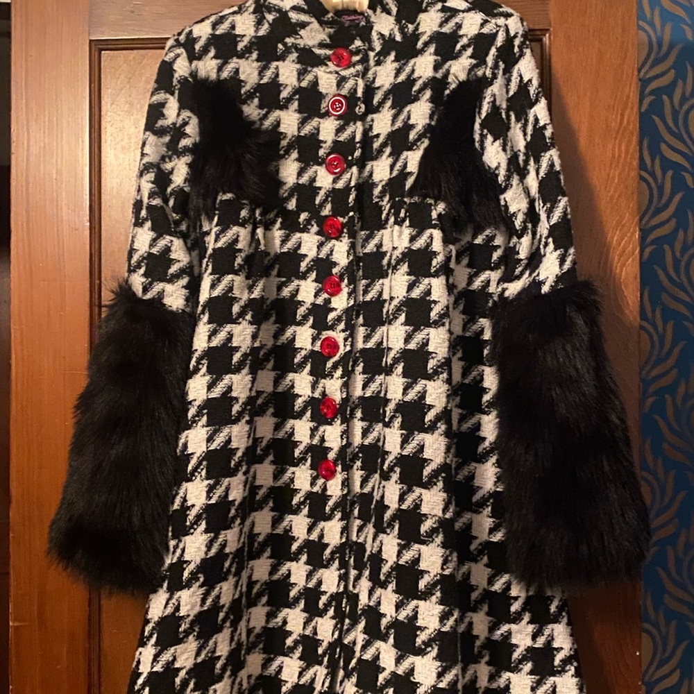 Wax Poetic B&W Houndstooth Marie Swing Coat